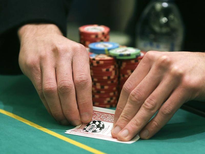 Famous Poker Bluffs: Lessons in Risk and Reward